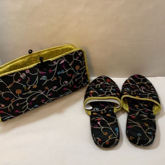 CiccaBella Size 9-10 silk House slippers and cosmetic bag. - Picture 2 of 8